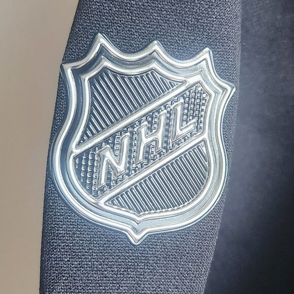 NHL Boston Bruins Women's Pullover Hoodie Fanatics Size S NWT - Picture 2 of 8